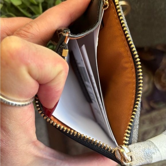 Authentic COACH Pebbled leather floral zip top card case with keychain - Picture 7 of 8